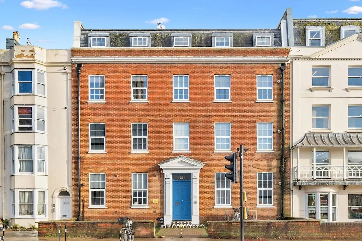 Central 2 Bed Flat Brighton Richmond Place